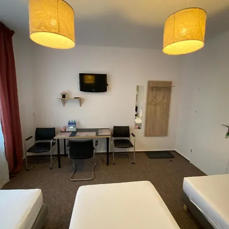 Pastel Guest ワルシャワ